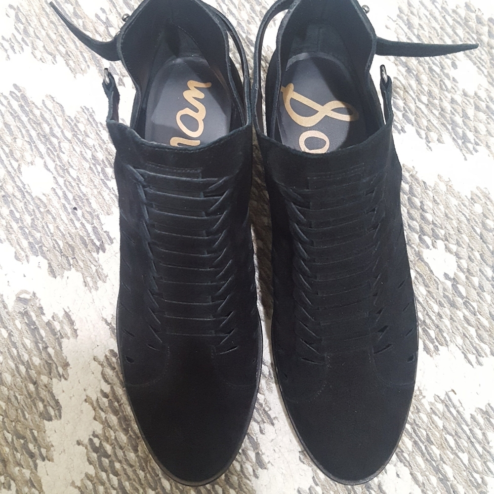 NWOT Sam Edelman Pierson Black Suede Booties